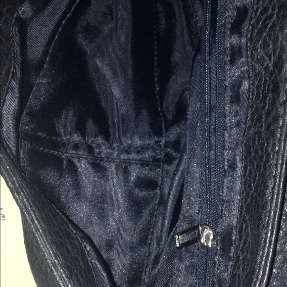 guess handbag - Picture 3 of 4