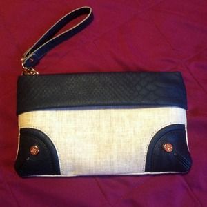 Vera wang wristlet