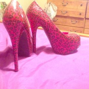 Never wore BRAND NEW