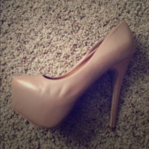 Steve Madden Déjà Vu Nude Heels