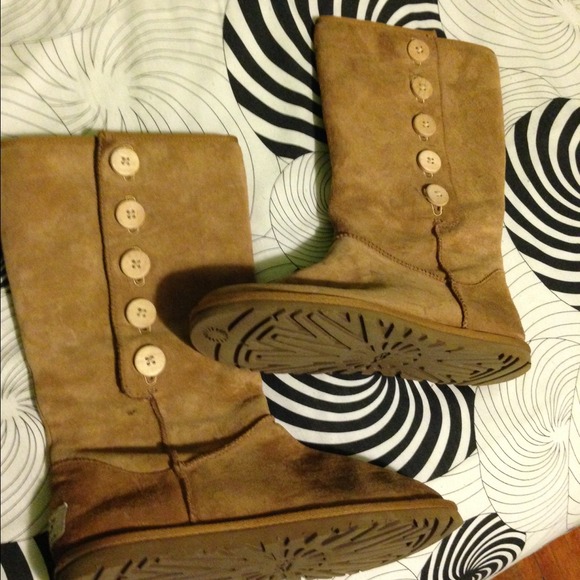 Great pair of suede UGGs. 🚩🚩sold on eBay!🚩🚩