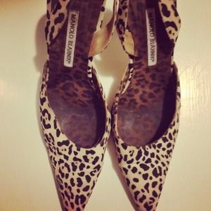 Manolo Blahnik leopard print slingback pumps