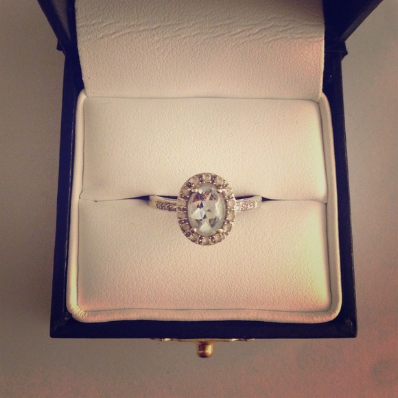 🎈Final Sale🎈14K Light Blue Topaz & Diamond 7