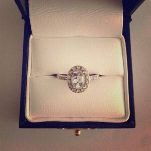 🎈Final Sale🎈14K Light Blue Topaz & Diamond 7