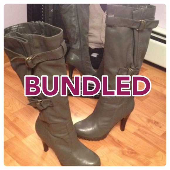 🎁 Grey heeled boots