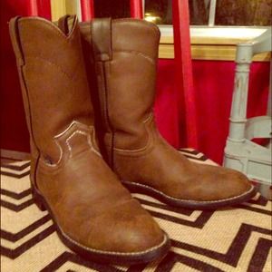 Justin cowboy boots.