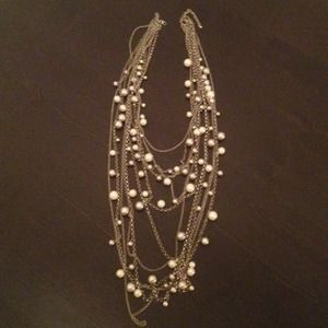 Gorgeous bead and metal chain necklace.