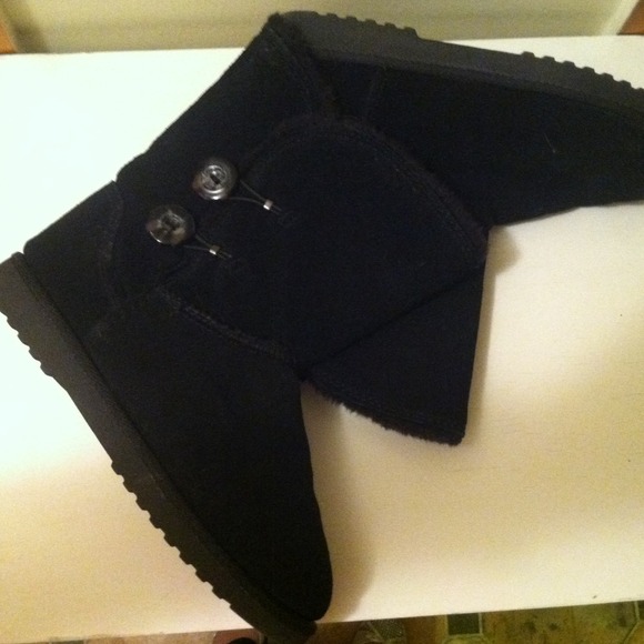 Xhilaration UGG style boots