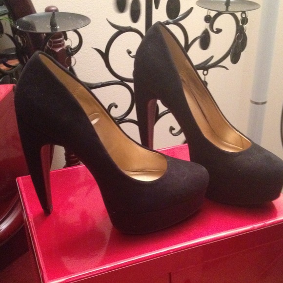 Shoes - New black suede pumps size 7.