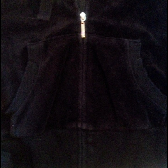 📚 2/$12 Romeo & Juliet Couture Hoodie - Picture 4 of 4