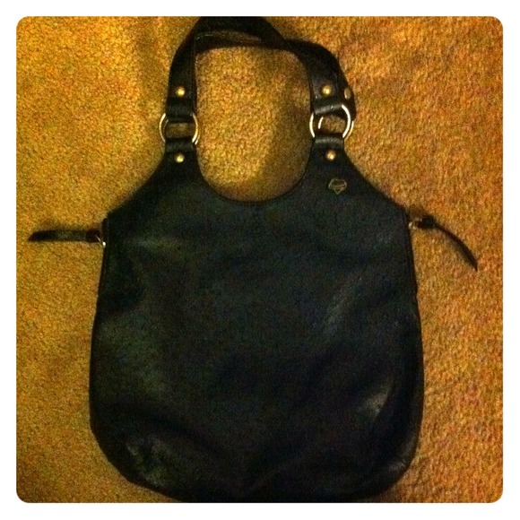 I have a lot of purses. Never use this one.