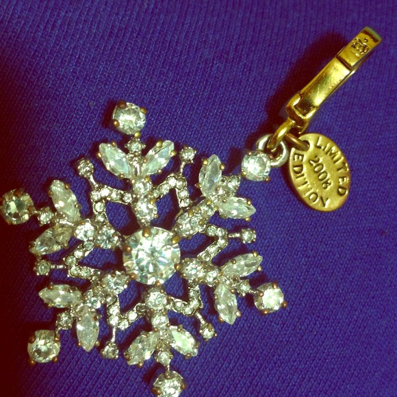 SOLD!! 2008 LE Juicy Couture Snowflake Charm