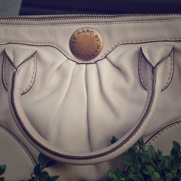 ⬇️REDUCTION! Authentic Marc Jacobs handbag neutral