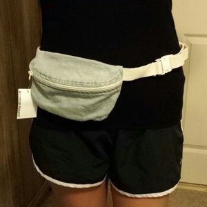 American apperal fanny pack