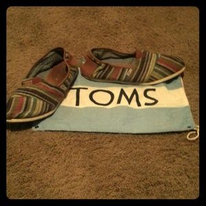 Pretty Striped TOMS <3