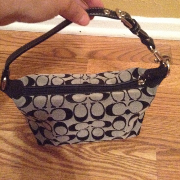 Coach canvas💢flas sale