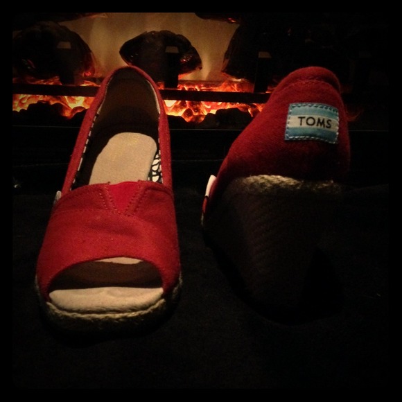Tom's red wedges! Lightly worn