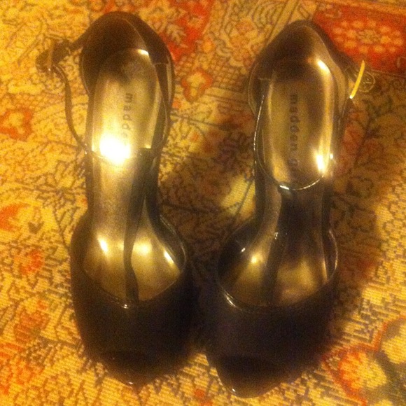 Reduced! Steve Madden (Madden Girl) T-Strap