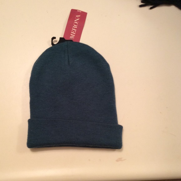 ❌SOLD❌ Beanies - Picture 2 of 3