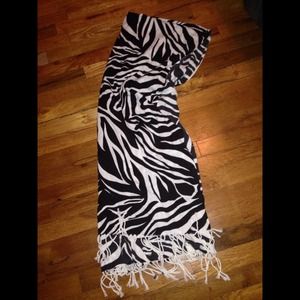 ✔️large zebra scarf✔️