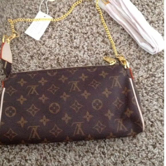 *SOLD* New Eva clutch - Picture 2 of 4