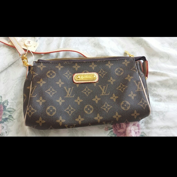 *SOLD* New Eva clutch - Picture 3 of 4