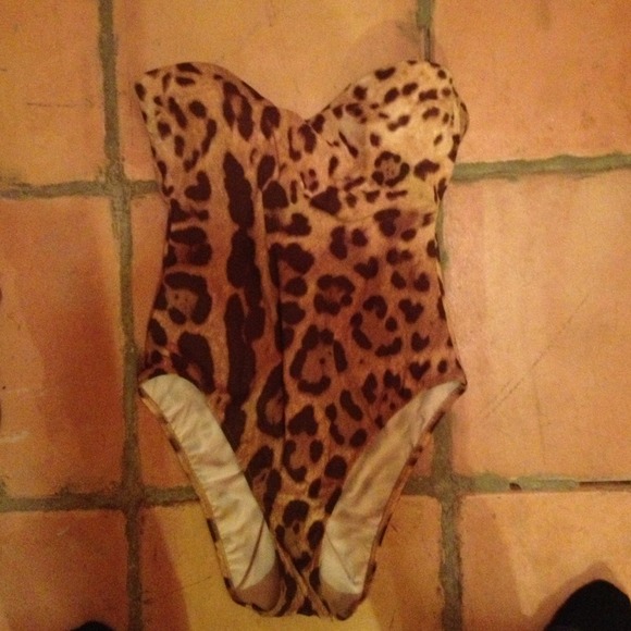Dolce beachwear cheetah print