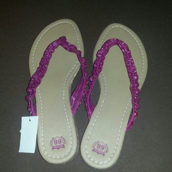 Pink sandal (never worn)