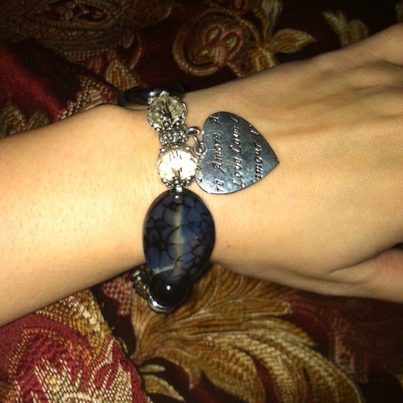 Beautiful "love" bracelet - Picture 2 of 4