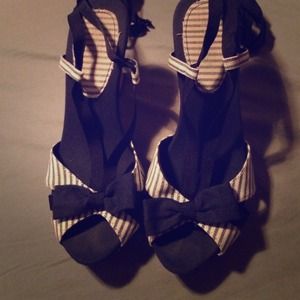 Navy tie up wedges