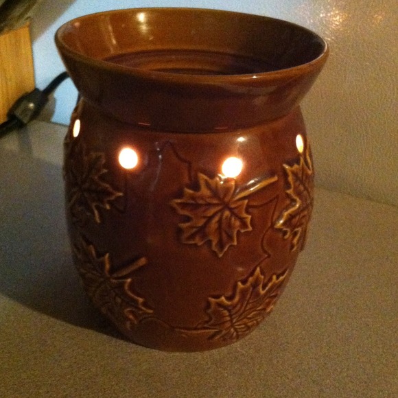 Authentic Scentsy Warmer used only a few times