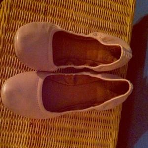 Lucky brand light pink leather flats