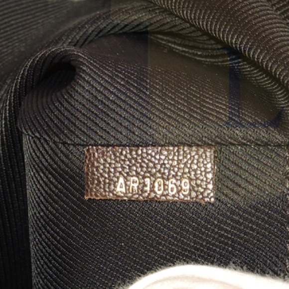 🔴SOLD🔴 Louis Vuitton Irene Suede Espresso LE - Picture 3 of 4