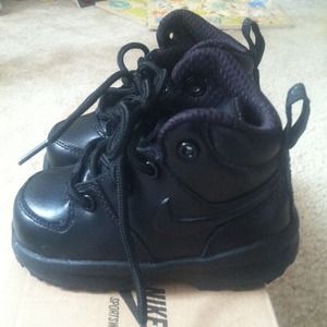 Nike boots (toddler)