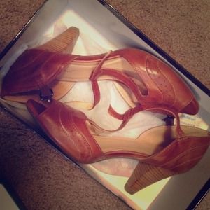 Chocolat Blu Oriana t strap peep toe