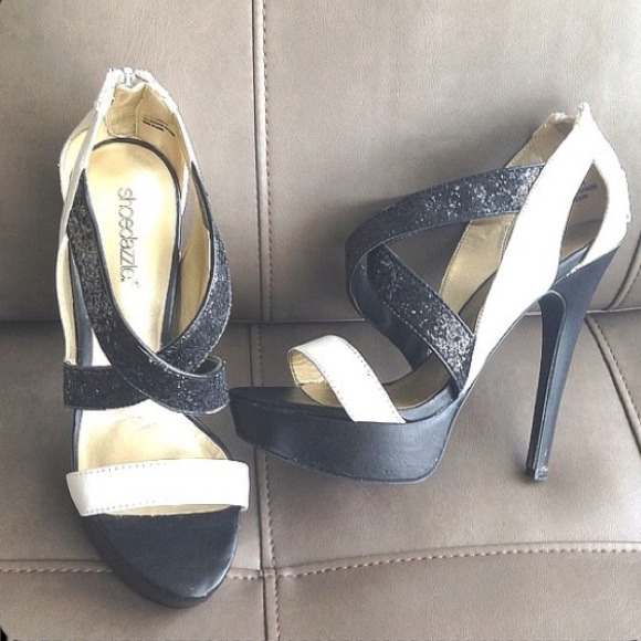 π«SOLD IN BUNDLEπ« glitter strap heels - Picture 4 of 4