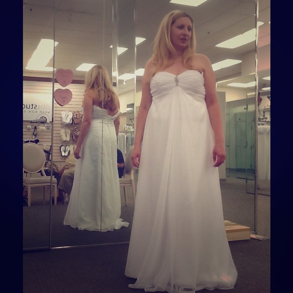 David's Bridal Strapless Chiffon Wedding Gown