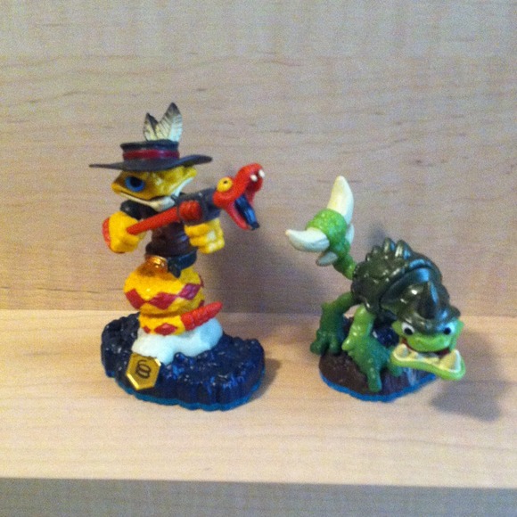 Skylander giant game pieces
