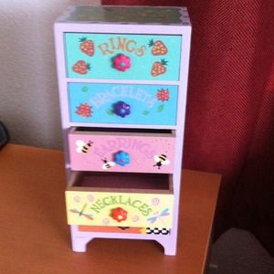 Jewelry box