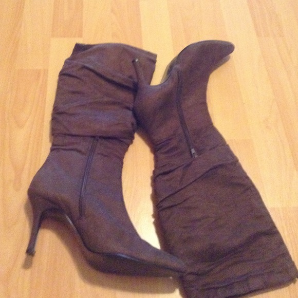 Boots brown color