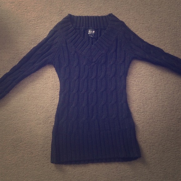 v neck sweater