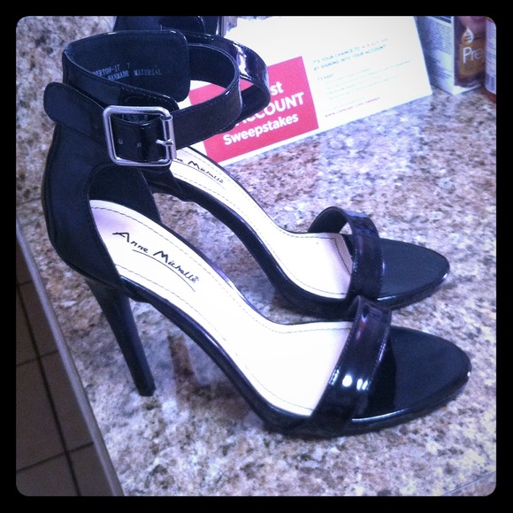 Ann Michelle shoes size 7