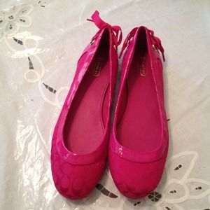 Authentic hot pink Coach flat!