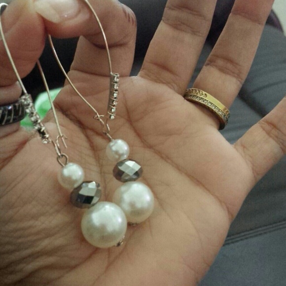 Sold...earrings - Picture 2 of 3