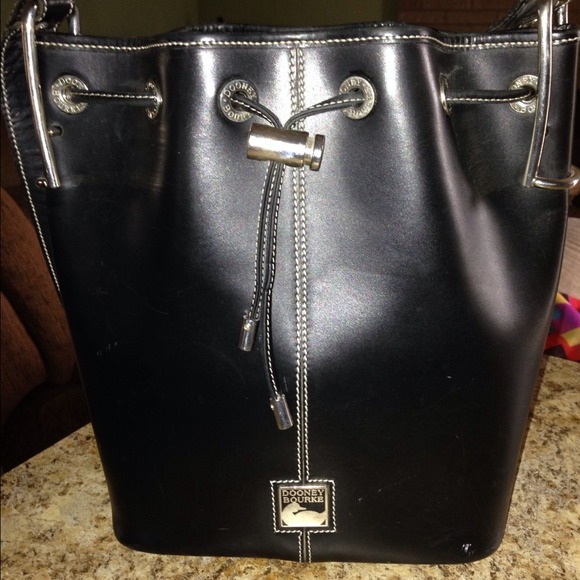 🔴SOLD🔴AUTHENTIC DOONEY&BOURKE BLACK HANDBAG