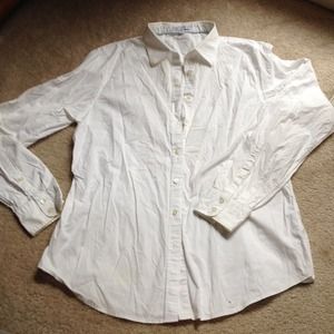 Gap fitted white collared button down shirt.