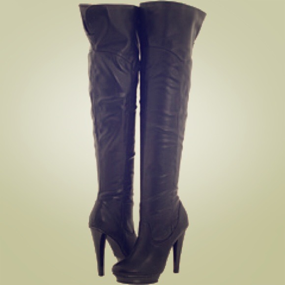 Steve Madden Thigh High Leather Boots!