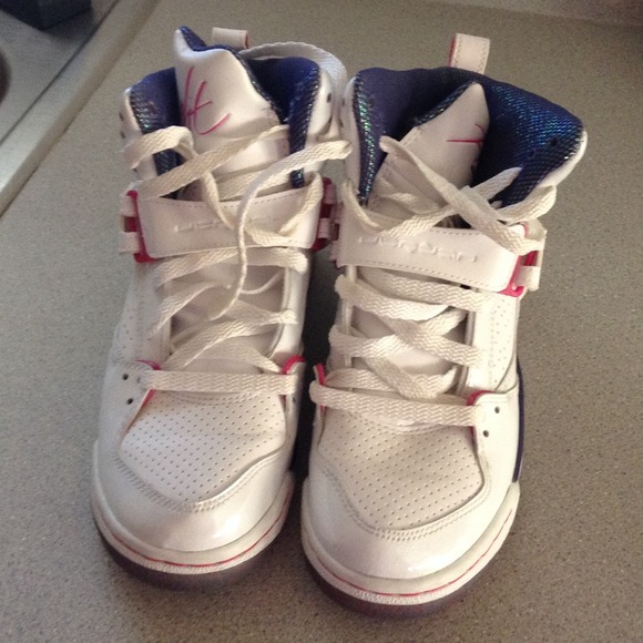 Air nike Jordan's youth 4.5, women sz 6