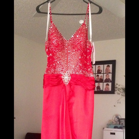 🎉HUGE PRICE REDUCTION🎉Tony bowls Gala gown!