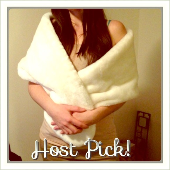 White faux fur wrap. Beautiful, warm & cozy!
